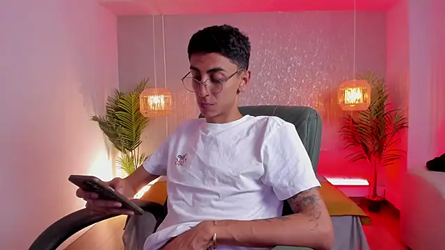 Snapshot of Gio_carangi chatting on 03/21/26, 08:19 Gio carangi online show from 03/21/26, 08:19