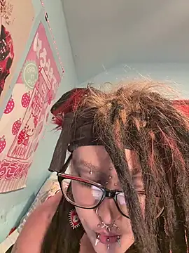 Snapshot of darlingvicuous chatting on 07/18/26, 06:11 darlingvicuous online show from 07/18/26, 06:11