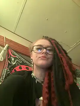 Snapshot of darlingvicuous chatting on 03/22/26, 06:26 darlingvicuous online show from 03/22/26, 06:26