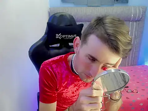 Snapshot of Dani_high chatting on 04/12/26, 12:08 Dani high online show from 04/12/26, 12:08