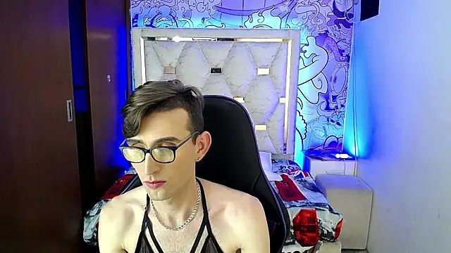 Snapshot of Dani_high chatting on 03/25/26, 08:19 Dani high online show from 03/25/26, 08:19