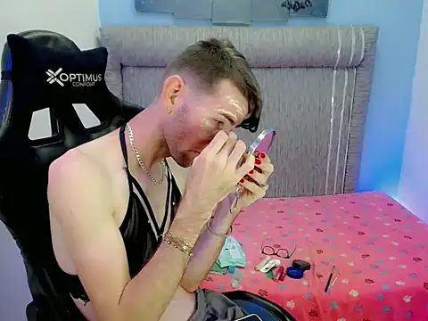 Snapshot of Dani_high chatting on 04/06/26, 11:33 Dani high online show from 04/06/26, 11:33