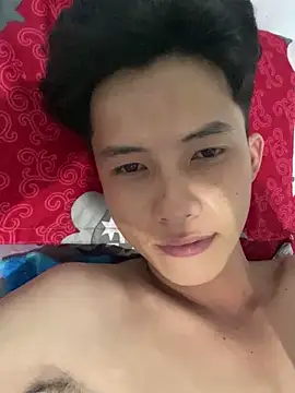 Nguyencuong1999 online show from 04/17/26, 12:02