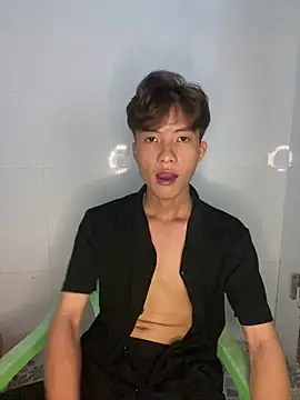 Nguyencuong1999 online show from 05/25/26, 04:23