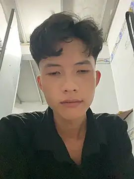 Nguyencuong1999 online show from 04/10/26, 07:48