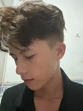 Nguyencuong1999 online show from 04/23/26, 04:41