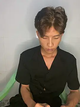 Nguyencuong1999 online show from 05/19/26, 06:31
