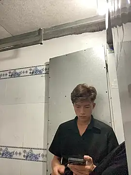 Nguyencuong1999 online show from 04/29/26, 11:25