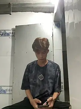 Nguyencuong1999 online show from 05/03/26, 06:29