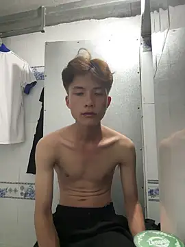 Nguyencuong1999 online show from 04/28/26, 03:38
