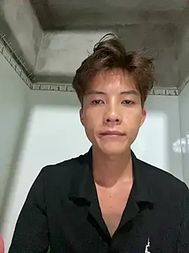 Nguyencuong1999 online show from 05/17/26, 10:15