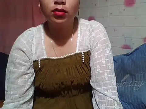 Hena   online show from 04/09/26, 11:00