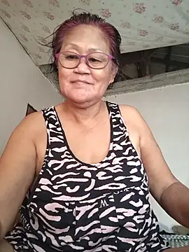 Snapshot of Sunflower1956 chatting on 05/16/26, 11:26 Sunflower1956 online show from 05/16/26, 11:26