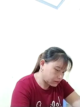 Snapshot of Moubie1 chatting on 04/16/26, 12:11 Moubie1 online show from 04/16/26, 12:11