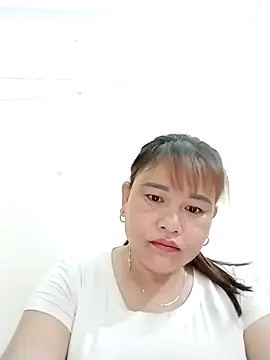 Moubie1 online show from 04/08/26, 06:42