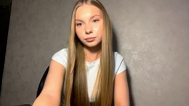 CarolineNine online show from 04/15/26, 03:38