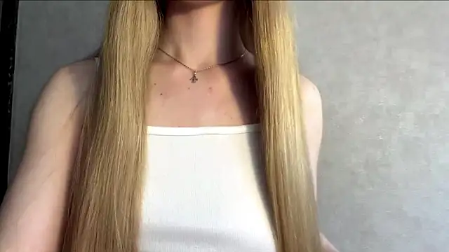 Snapshot of CarolineNine chatting on 06/12/26, 12:14 CarolineNine online show from 06/12/26, 12:14