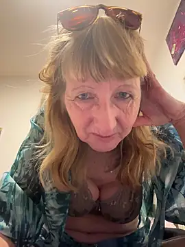 MatureKim online show from 04/07/26, 06:32