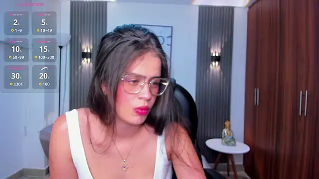 Snapshot of Nanaa_snow chatting on 05/30/26, 04:52 Nanaa snow online show from 05/30/26, 04:52