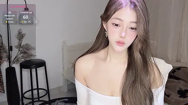 ceekie-77 online show from 04/09/26, 11:11