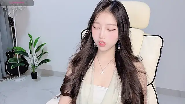 Yukiy8877 online show from 03/28/26, 10:22