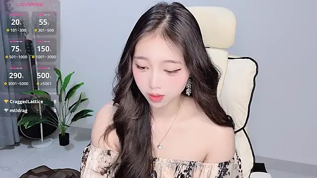 Yukiy8877 online show from 03/27/26, 09:32