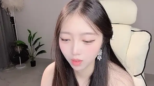 Yukiy8877 online show from 04/11/26, 01:13