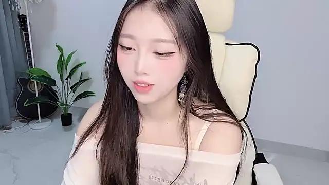 Yukiy8877 online show from 04/02/26, 09:49