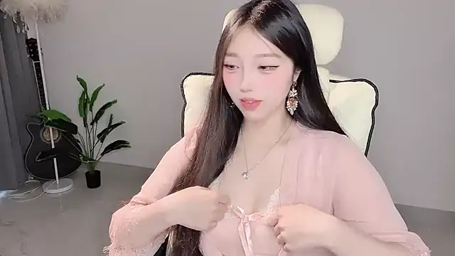 Yukiy8877 online show from 04/18/26, 12:57