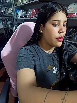 venuslaferte  online show from 04/08/26, 02:46