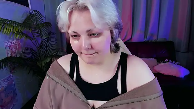 Snapshot of -HwasaMoore chatting on 04/08/26, 05:31 -HwasaMoore online show from 04/08/26, 05:31