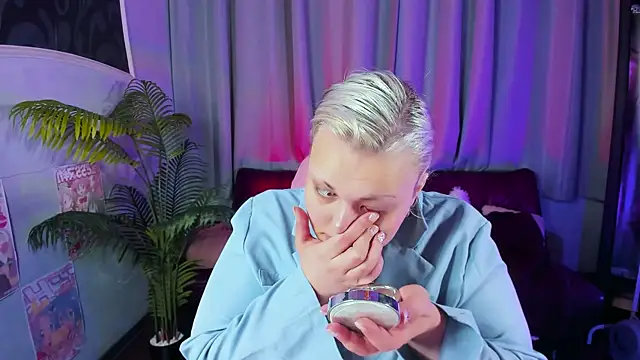 Snapshot of -HwasaMoore chatting on 04/15/26, 05:46 -HwasaMoore online show from 04/15/26, 05:46