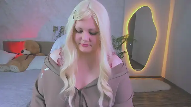 Snapshot of -HwasaMoore chatting on 03/29/26, 08:32 -HwasaMoore online show from 03/29/26, 08:32