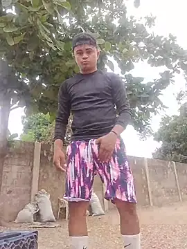 Snapshot of HOTRAINYGOLDEN chatting on 03/30/26, 12:06 HOTRAINYGOLDEN online show from 03/30/26, 12:06