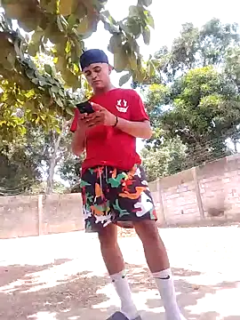 Snapshot of HOTRAINYGOLDEN chatting on 03/20/26, 03:46 HOTRAINYGOLDEN online show from 03/20/26, 03:46