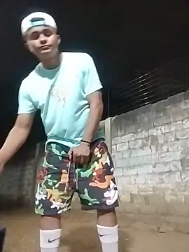 Snapshot of HOTRAINYGOLDEN chatting on 03/29/26, 02:35 HOTRAINYGOLDEN online show from 03/29/26, 02:35