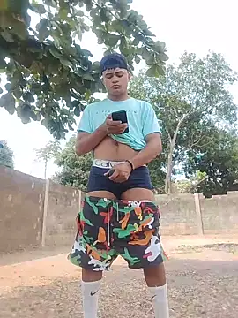 Snapshot of HOTRAINYGOLDEN chatting on 03/29/26, 07:04 HOTRAINYGOLDEN online show from 03/29/26, 07:04