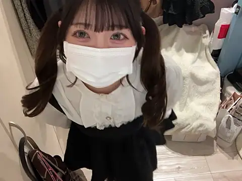 y-u-r-a-33 online show from 04/07/26, 07:43