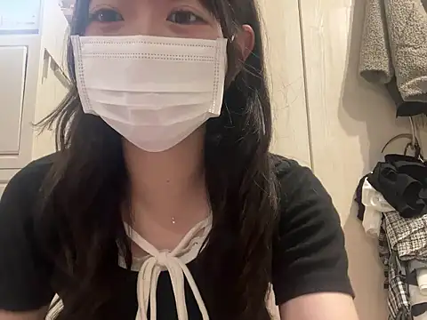 Snapshot of y-u-r-a-33 chatting on 07/02/26, 04:40 y-u-r-a-33 online show from 07/02/26, 04:40