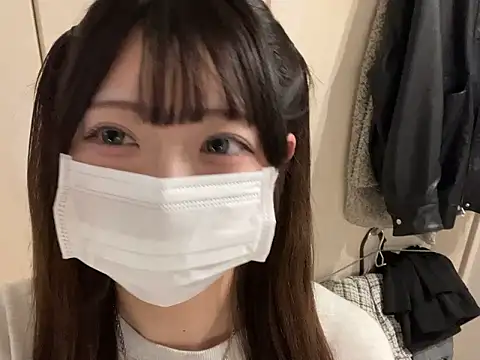 y-u-r-a-33 online show from 04/10/26, 07:37