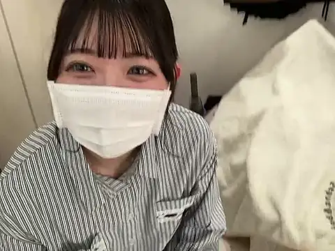 y-u-r-a-33 online show from 04/11/26, 07:45