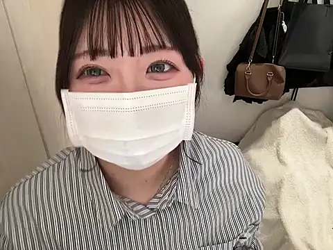 y-u-r-a-33 online show from 04/11/26, 07:16