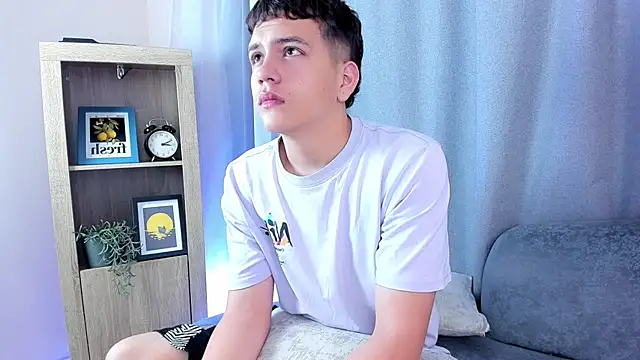 dennis hills online show from 04/04/26, 12:12