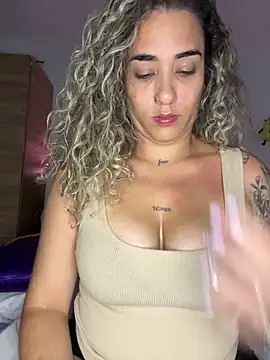 Snapshot of Melina-54 chatting on 04/01/26, 02:13 Melina-54 online show from 04/01/26, 02:13