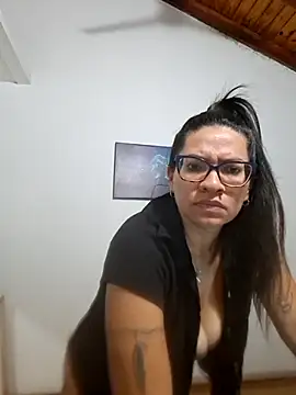 Snapshot of Gia-and-Lara chatting on 03/24/26, 12:32 Gia-and-Lara online show from 03/24/26, 12:32