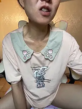 lilysister66 online show from 05/05/26, 02:42
