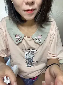 lilysister66 online show from 05/05/26, 02:36