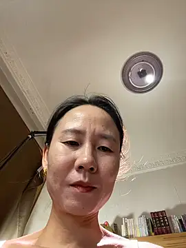 lilysister66 online show from 04/18/26, 05:26