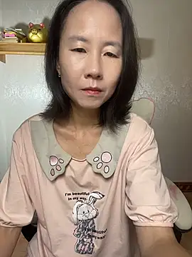 lilysister66 online show from 05/07/26, 06:39