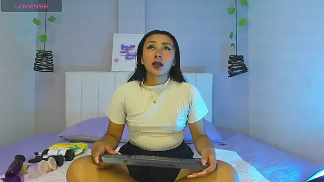 Snapshot of Khalessy_j chatting on 03/31/26, 09:17 Khalessy j online show from 03/31/26, 09:17